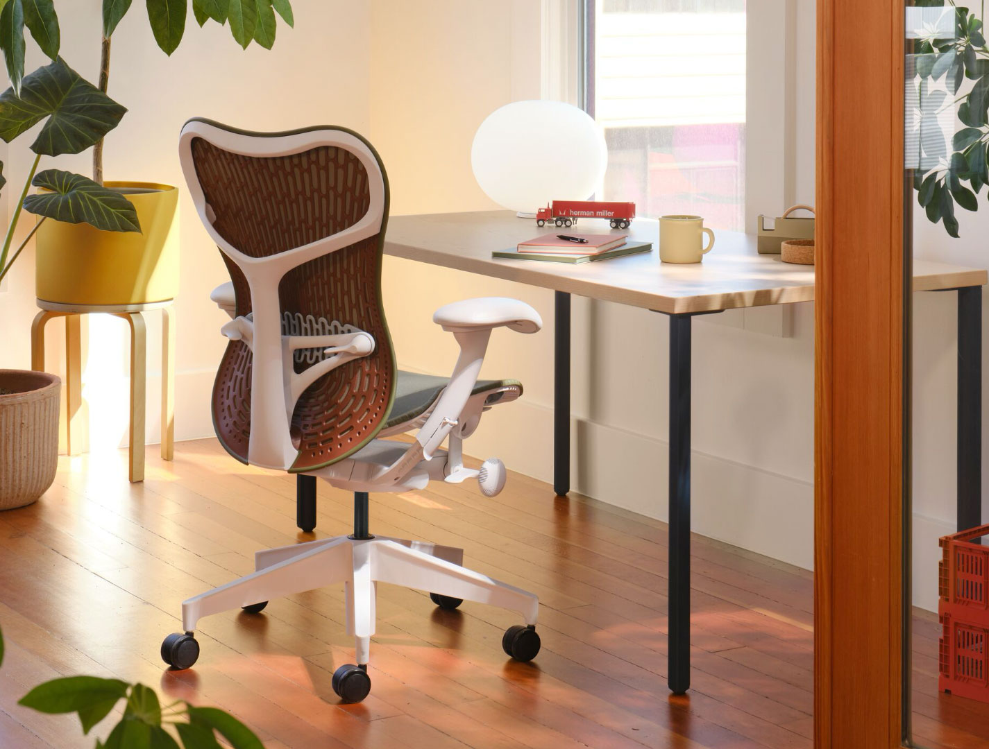Herman Miller Mirra 2 in Graphite